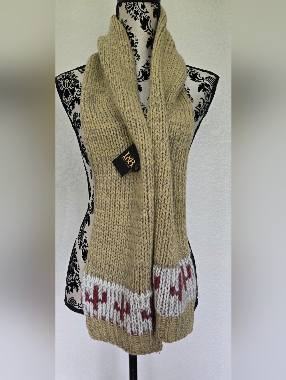 L&B Cream Chunky Knit Scarf with White and Red Pattern